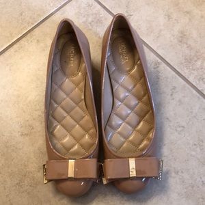 Worn once nude bow pumps